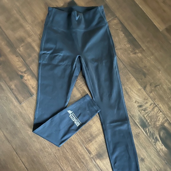 NWT Fabletics Trinity High Waisted Pocket Legging - Picture 1 of 2